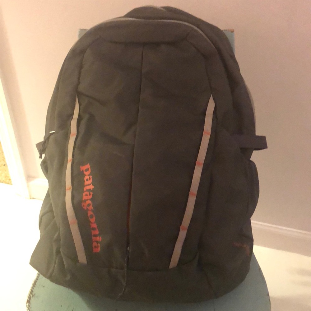 Patagonia Refugio gray w/orange accent backpack
